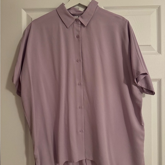 Never worn - Relaxed fit- short sleeve shirt from Uniqlo - Lavender - Picture 3 of 3